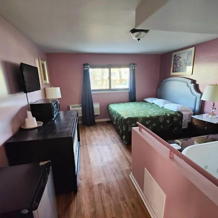 Oyo Hotel Edgebrook Chicago North Shore Екстериор снимка