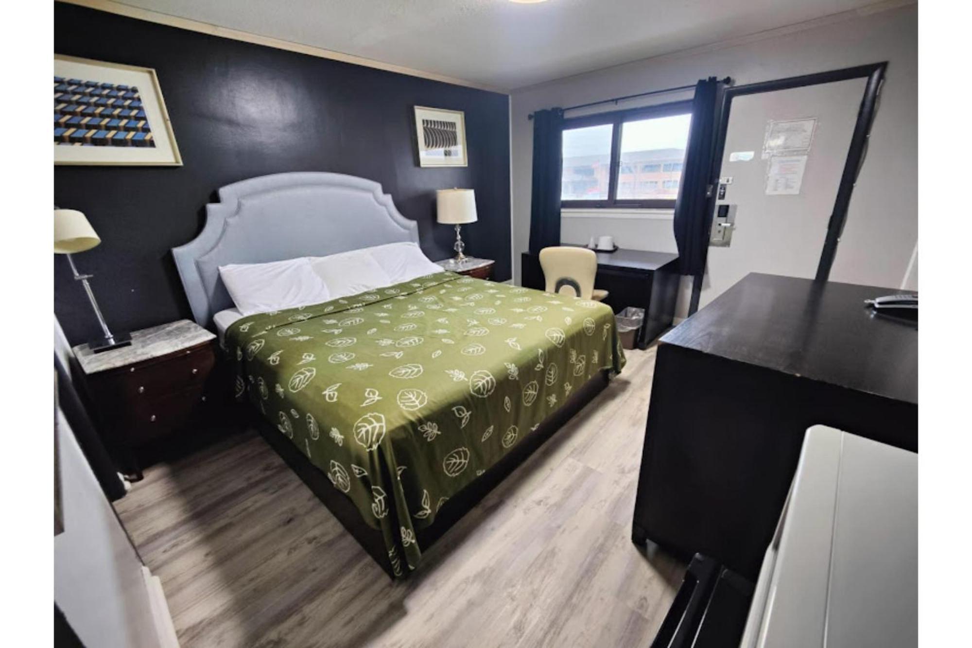 Oyo Hotel Edgebrook Chicago North Shore Екстериор снимка
